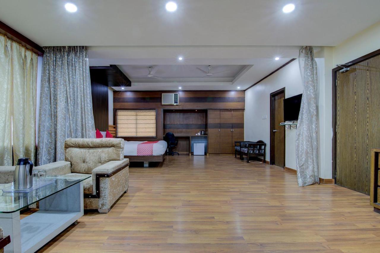 Oyo 1545 Hotel Shivani International Ahmedabad Exterior photo