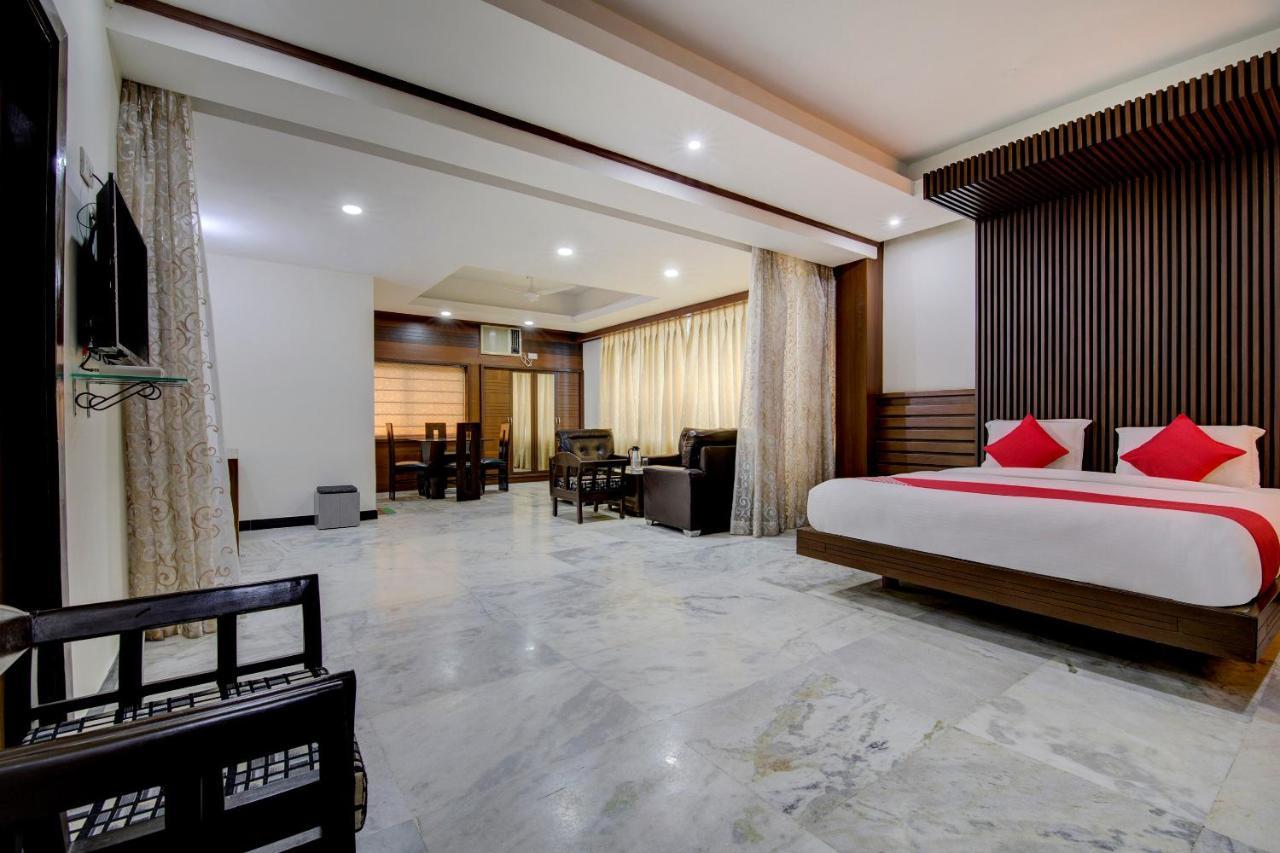 Oyo 1545 Hotel Shivani International Ahmedabad Exterior photo