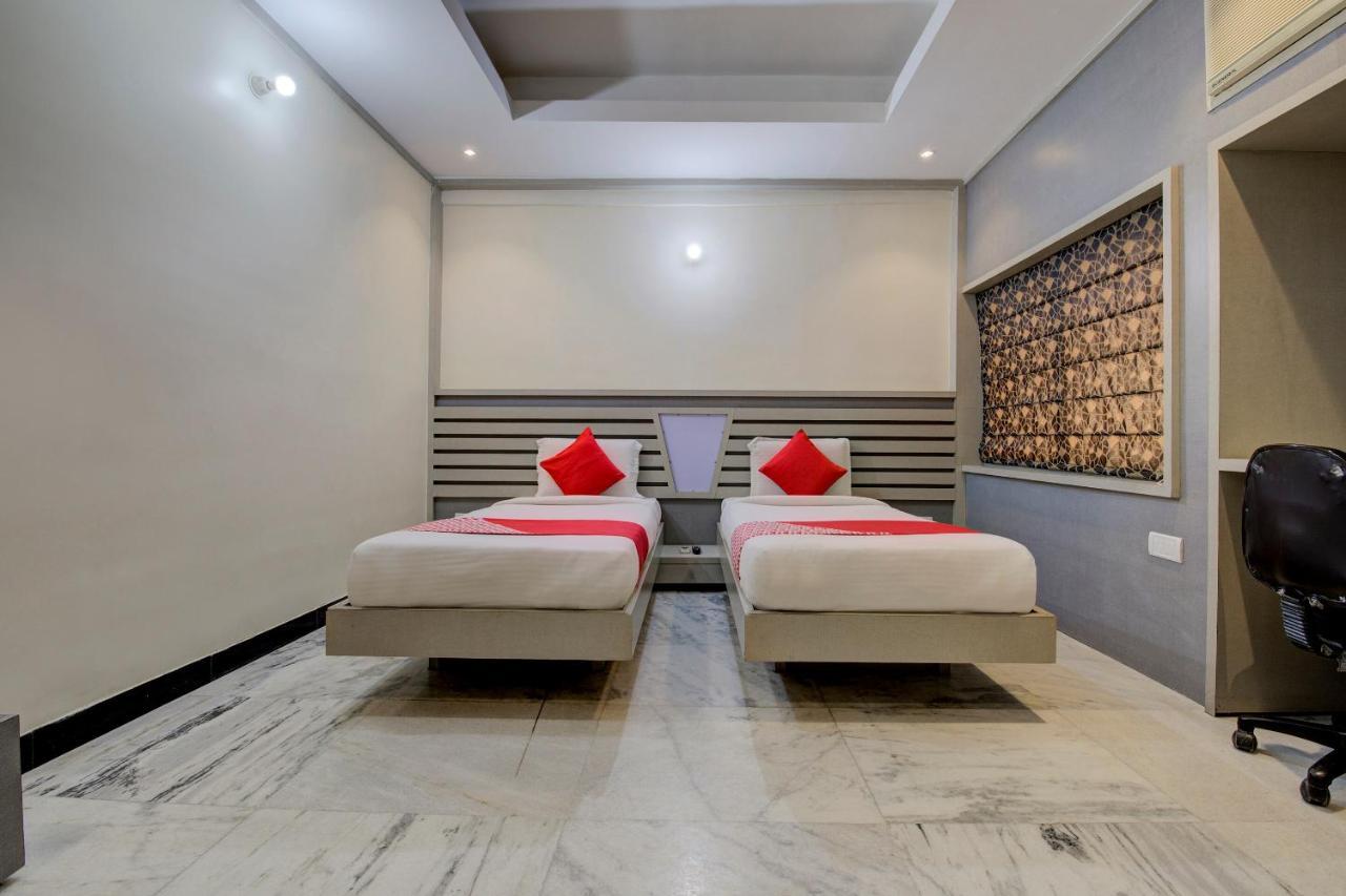 Oyo 1545 Hotel Shivani International Ahmedabad Exterior photo
